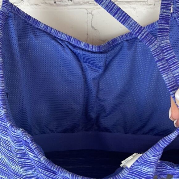 Under Armour Built In Bra Tank - Picture 3 of 5